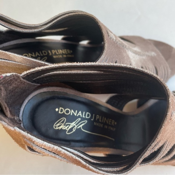 Donald J. Pliner Tan Suede Peep Toe Heels 6.5M - Picture 9 of 11